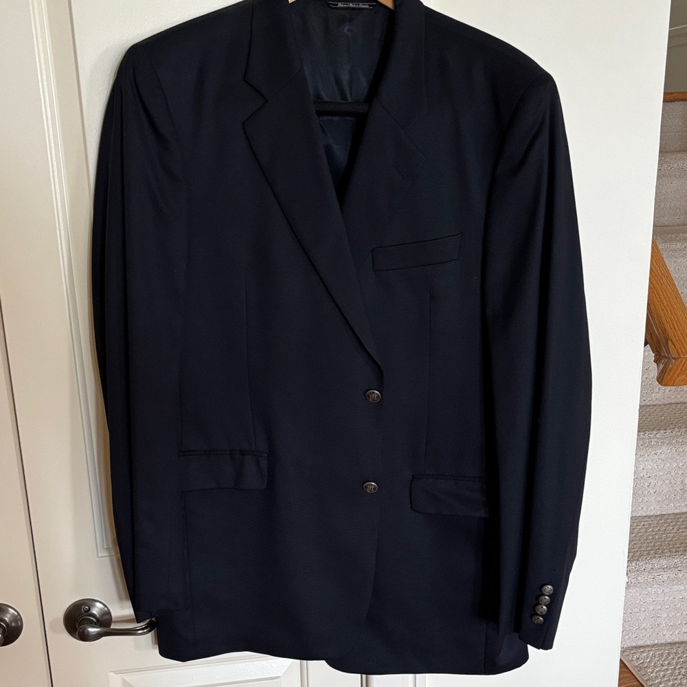 Classic Men's NavyTwo-Button Sport Coat